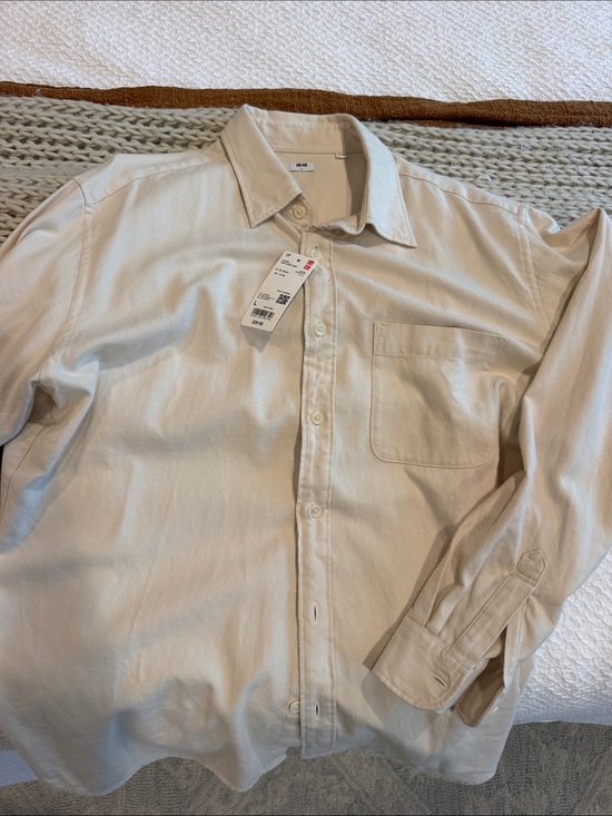 Uniqlo Other - Uniqlo Men’s Light Beige flannel Long-Sleeve Button-Down Shirt